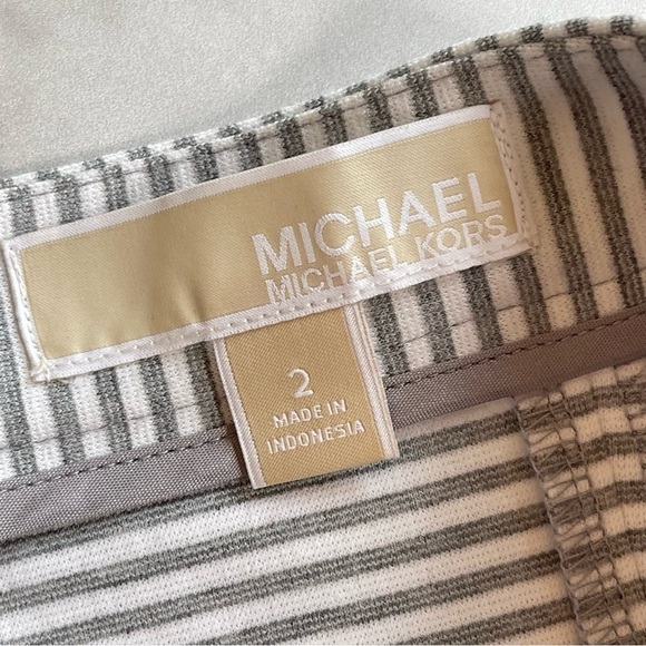Michael Michael Kors Women’s size 2 Gray Striped A-Line Flare Mini Skirt - Picture 3 of 9